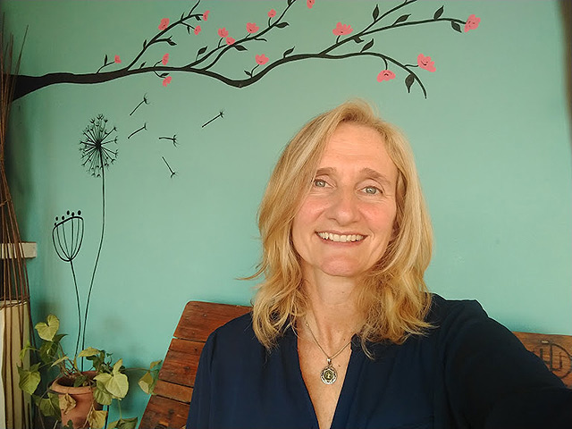 Laura Glave